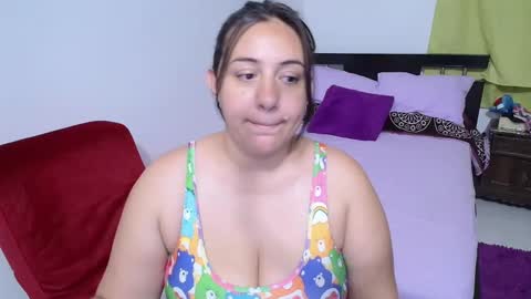 Snapshot of sexy_ticki chatting on 12.17.24 janel online show from 12.17.24