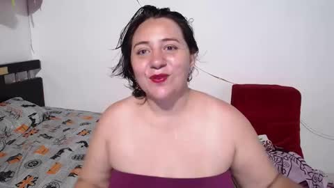 Snapshot of sexy_ticki chatting on 05.04.26 janel online show from 05.04.26
