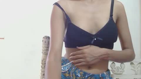 Snapshot of sexy_twishu chatting on 10.09.25 Twishu online show from 10.09.25