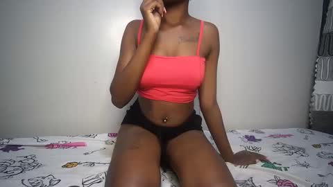 sexyasspetitte_ online show from 02.05.25