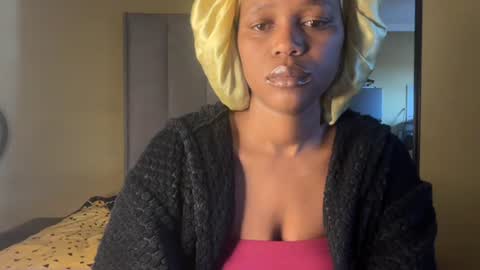 Snapshot of sexyasszeeee chatting on 06.15.26 sexyasszeeee online show from 06.15.26