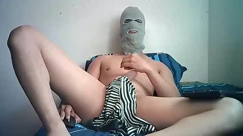 Snapshot of sexyatrevidoo chatting on 01.19.25 SesyMen online show from 01.19.25