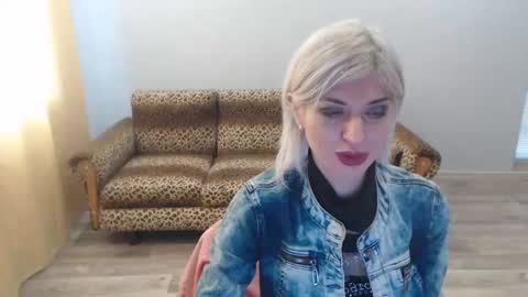 sexybeatriice online show from 12.19.24