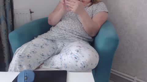 Sexyblonde4u58 online show from 03.22.26