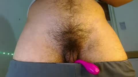 Snapshot of sexyboy_bigclit chatting on 10.01.25 Iker online show from 10.01.25