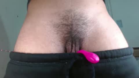 Snapshot of sexyboy_bigclit chatting on 10.11.25 Iker online show from 10.11.25