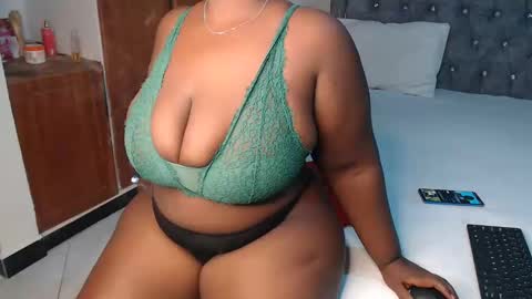 Snapshot of sexychocco_ chatting on 01.25.25 sexychocco online show from 01.25.25