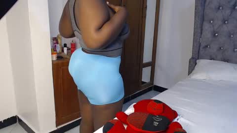 Snapshot of sexychocco_ chatting on 01.27.25 sexychocco online show from 01.27.25