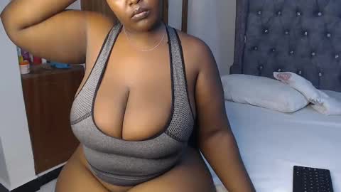 Snapshot of sexychocco_ chatting on 01.28.25 sexychocco online show from 01.28.25