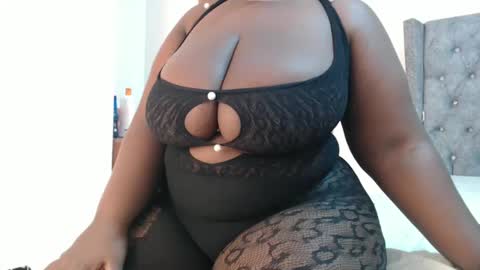 Snapshot of sexychocco_ chatting on 02.08.25 sexychocco online show from 02.08.25
