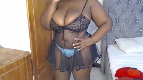 Snapshot of sexychocco_ chatting on 02.10.25 sexychocco online show from 02.10.25