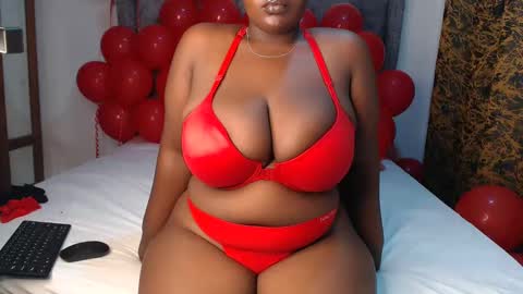 Snapshot of sexychocco_ chatting on 02.15.25 sexychocco online show from 02.15.25