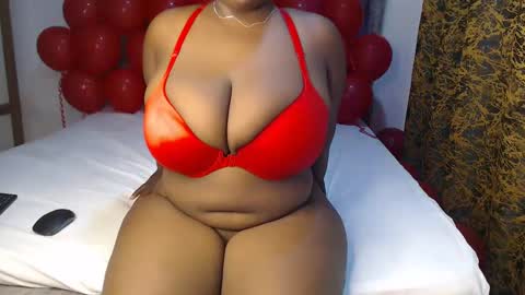 Snapshot of sexychocco_ chatting on 02.15.25 sexychocco online show from 02.15.25