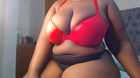 Snapshot of sexychocco_ chatting on 02.19.25 sexychocco online show from 02.19.25