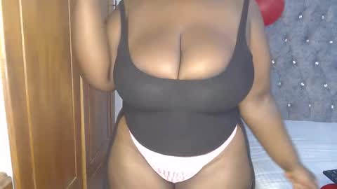 Snapshot of sexychocco_ chatting on 02.21.25 sexychocco online show from 02.21.25