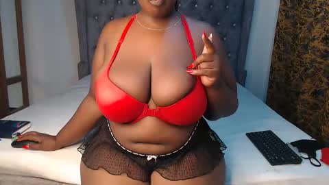 Snapshot of sexychocco_ chatting on 03.05.25 sexychocco online show from 03.05.25
