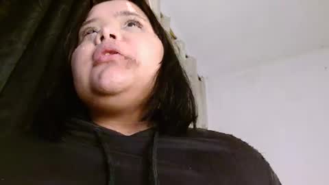 Snapshot of sexychubbyy chatting on 12.23.24 Eva online show from 12.23.24