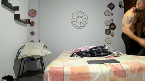 Antonioylola online show from 11.24.25