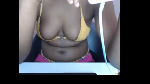 Snapshot of sexydebabe chatting on 09.09.25 sexydebabe online show from 09.09.25