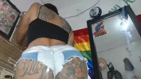 Snapshot of sexydevilrich chatting on 10.02.25 SEXYDEVILRICH online show from 10.02.25