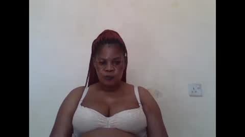 Snapshot of sexydove2 chatting on 01.16.25 EMILY online show from 01.16.25
