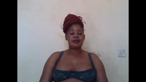 Snapshot of sexydove2 chatting on 01.20.25 EMILY online show from 01.20.25