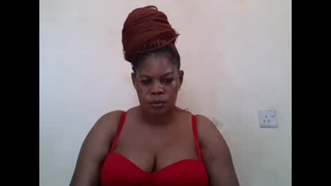 Snapshot of sexydove2 chatting on 01.22.25 EMILY online show from 01.22.25