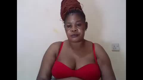 Snapshot of sexydove2 chatting on 01.23.25 EMILY online show from 01.23.25
