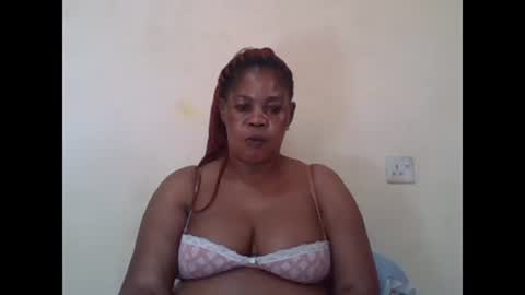 Snapshot of sexydove2 chatting on 01.24.25 EMILY online show from 01.24.25
