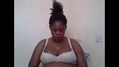 Snapshot of sexydove2 chatting on 01.30.25 EMILY online show from 01.30.25