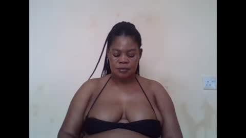 Snapshot of sexydove2 chatting on 02.19.25 EMILY online show from 02.19.25