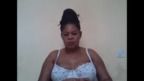 Snapshot of sexydove2 chatting on 02.22.25 EMILY online show from 02.22.25