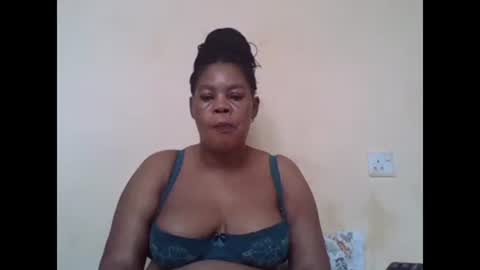 Snapshot of sexydove2 chatting on 02.24.25 EMILY online show from 02.24.25