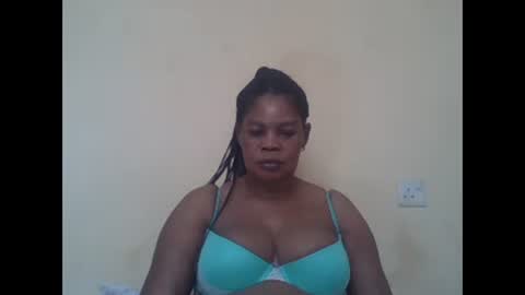 Snapshot of sexydove2 chatting on 03.02.25 EMILY online show from 03.02.25