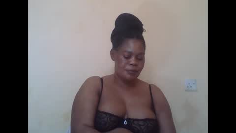 Snapshot of sexydove2 chatting on 03.03.25 EMILY online show from 03.03.25