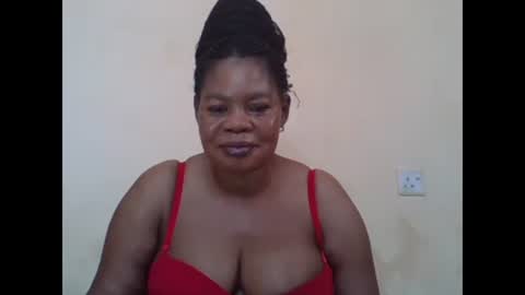 Snapshot of sexydove2 chatting on 03.04.25 EMILY online show from 03.04.25