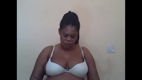 Snapshot of sexydove2 chatting on 03.05.25 EMILY online show from 03.05.25