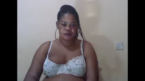 Snapshot of sexydove2 chatting on 03.07.25 EMILY online show from 03.07.25