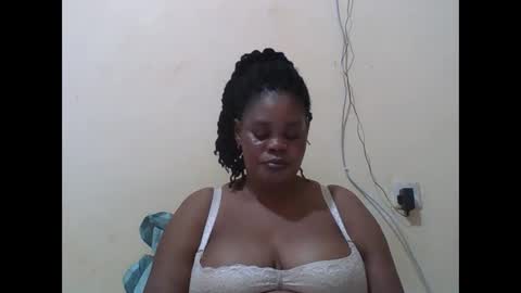 Snapshot of sexydove2 chatting on 09.12.25 EMILY online show from 09.12.25