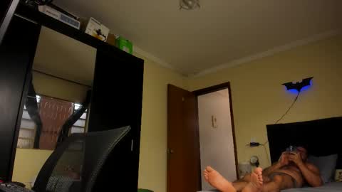 Snapshot of sexyflightz chatting on 11.07.25 chris online show from 11.07.25