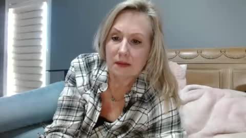 LisaisLuscious online show from 01.04.25