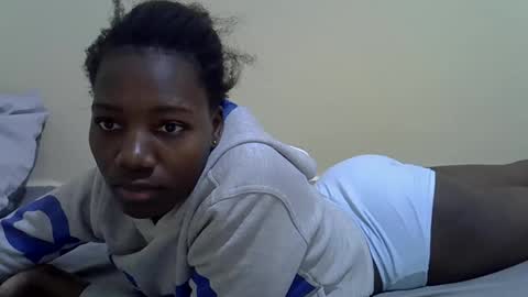 Snapshot of sexyghurl12 chatting on 10.05.25 sexyghurl12 online show from 10.05.25