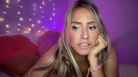 Snapshot of sexygoodvibebabe69 chatting on 01.08.25 Ashley Love online show from 01.08.25