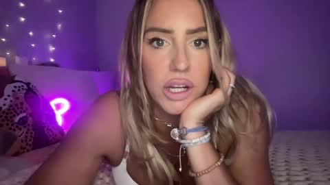 Snapshot of sexygoodvibebabe69 chatting on 02.08.25 Ashley Love online show from 02.08.25