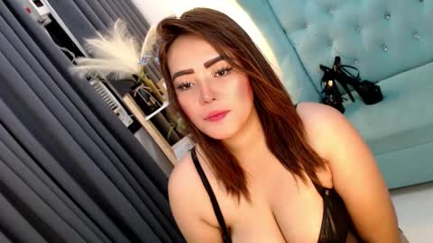 JENNY online show from 01.31.25