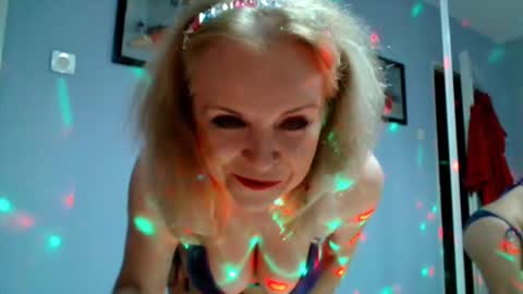 Snapshot of sexyjennyeu chatting on 02.26.25 Jenny online show from 02.26.25