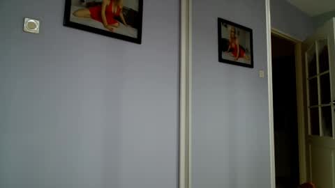 Snapshot of sexyjennyeu chatting on 03.02.25 Jenny online show from 03.02.25