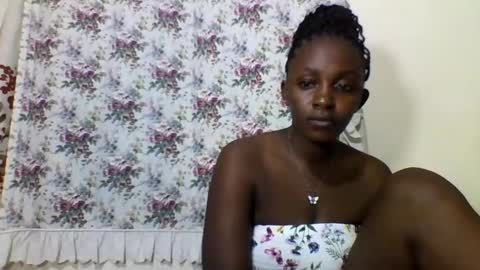 Snapshot of sexyjoane chatting on 02.05.25 JOAN online show from 02.05.25