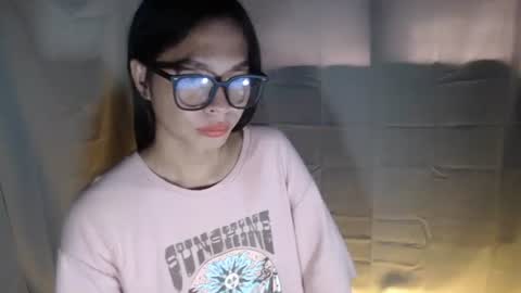 Snapshot of sexylaylia chatting on 10.24.25 Laylia3 online show from 10.24.25