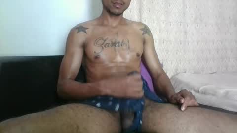 Snapshot of sexyleon69 chatting on 02.20.26 Sexy leon online show from 02.20.26